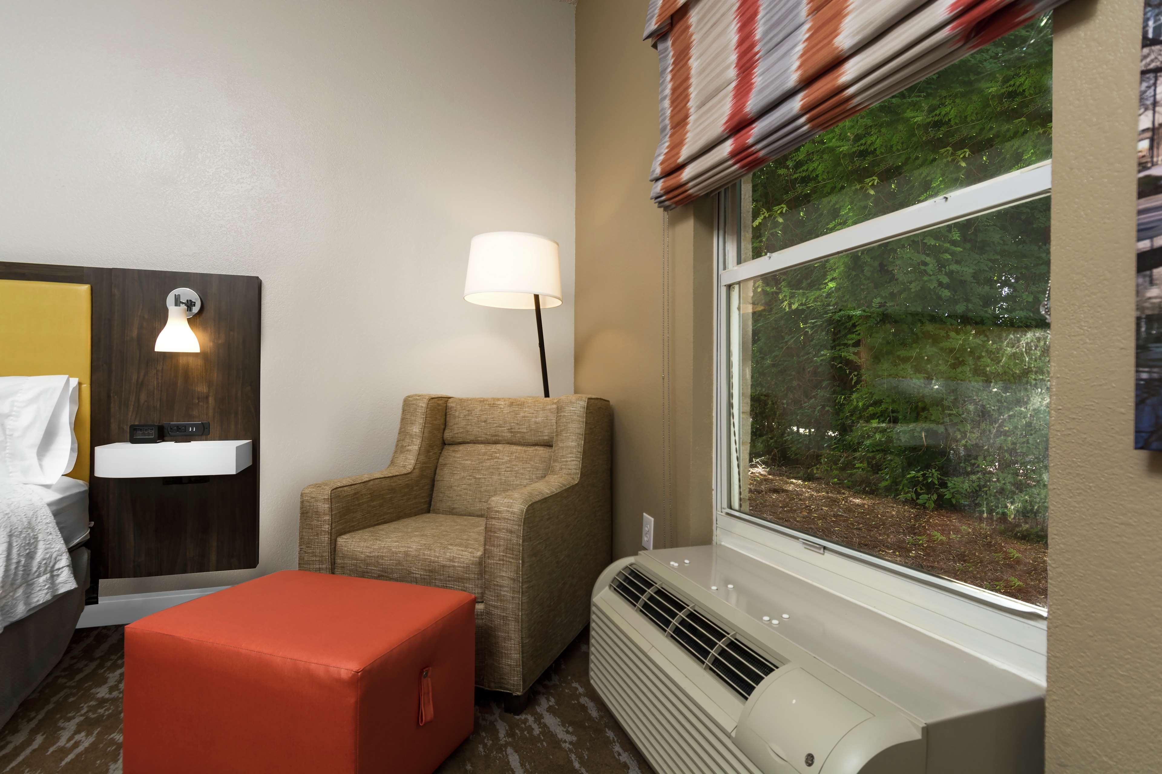 Hampton Inn & Suites Raleigh Cary Lenovo Center Экстерьер фото