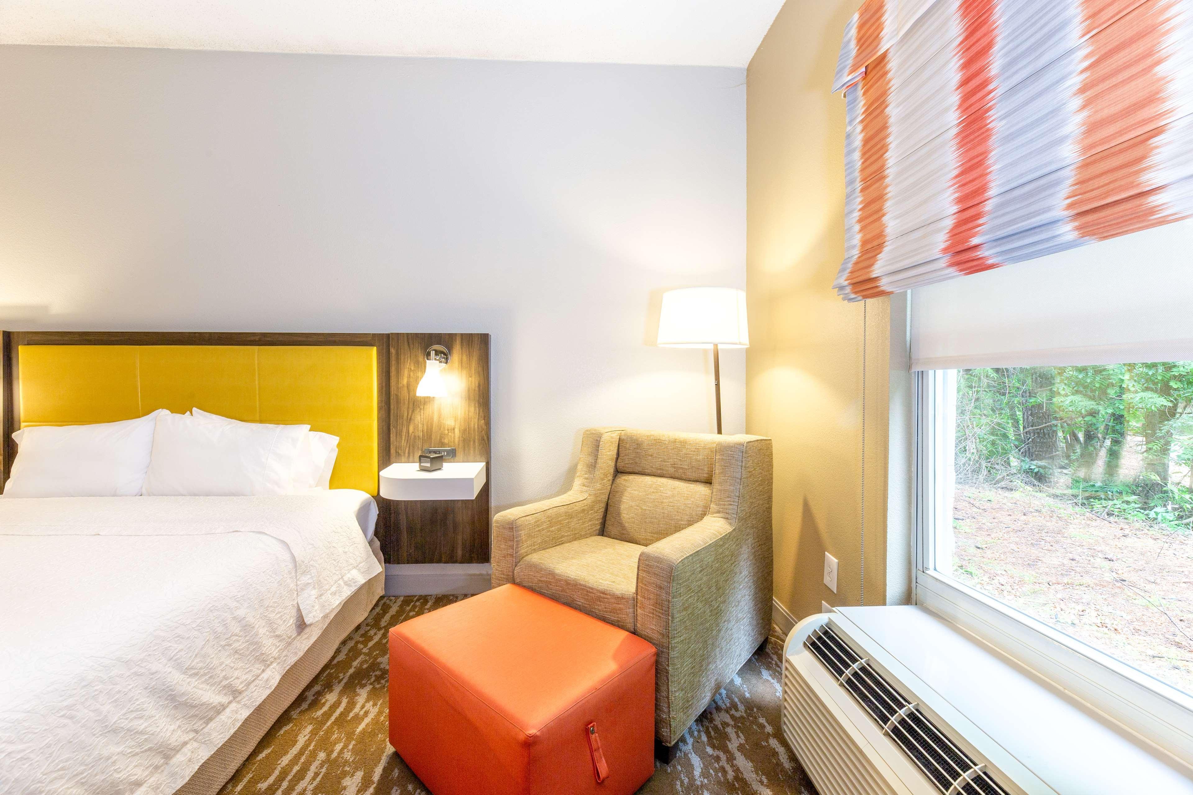 Hampton Inn & Suites Raleigh Cary Lenovo Center Экстерьер фото
