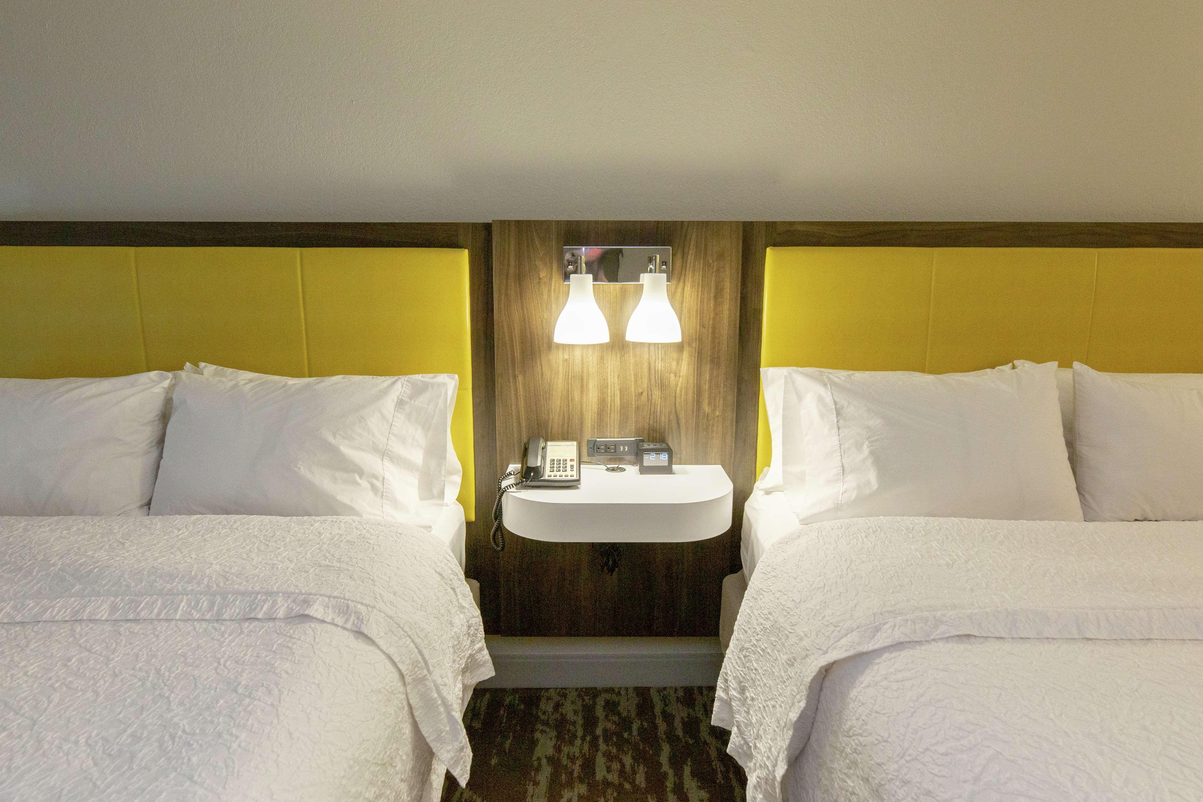 Hampton Inn & Suites Raleigh Cary Lenovo Center Экстерьер фото