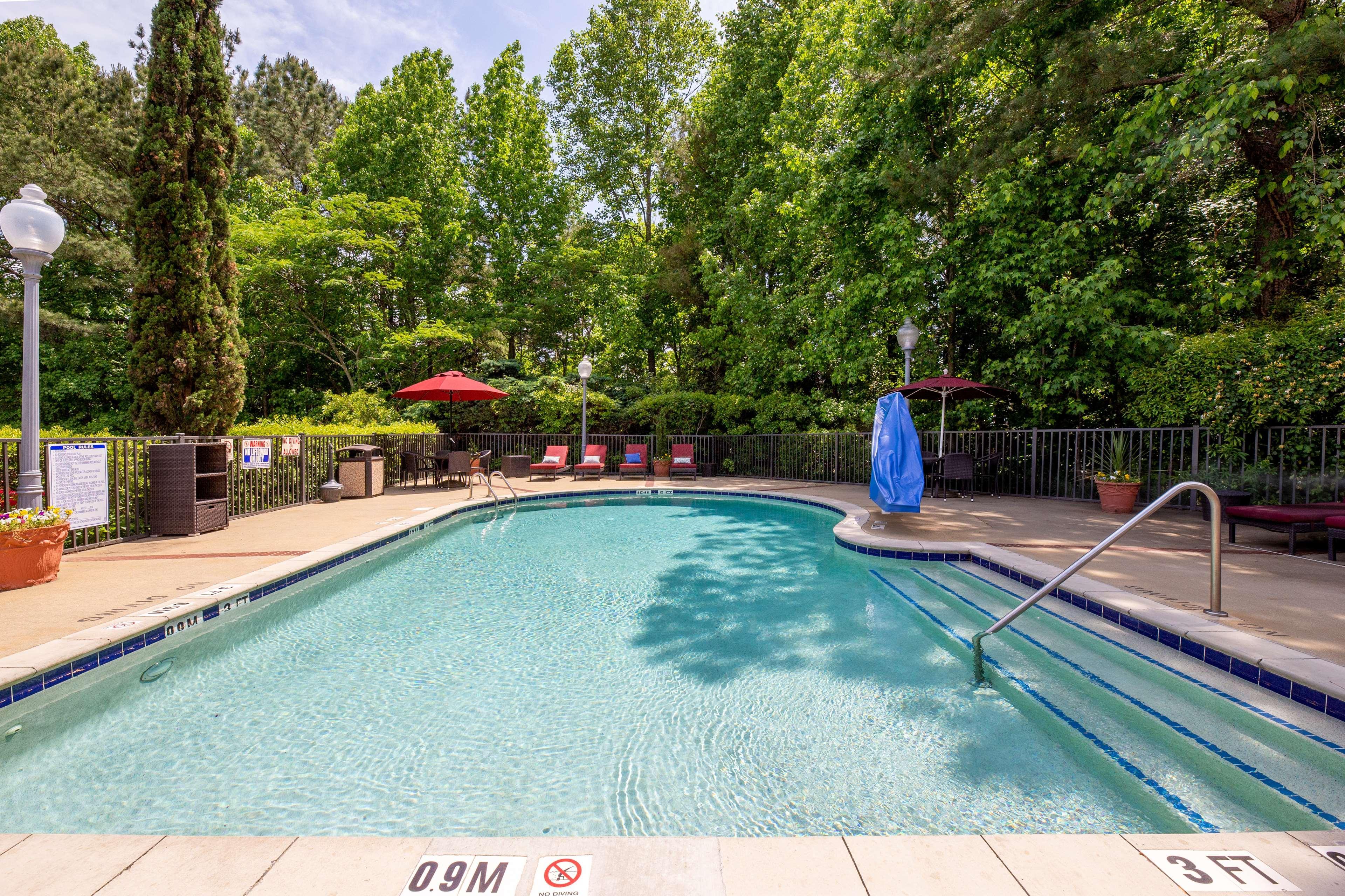 Hampton Inn & Suites Raleigh Cary Lenovo Center Экстерьер фото