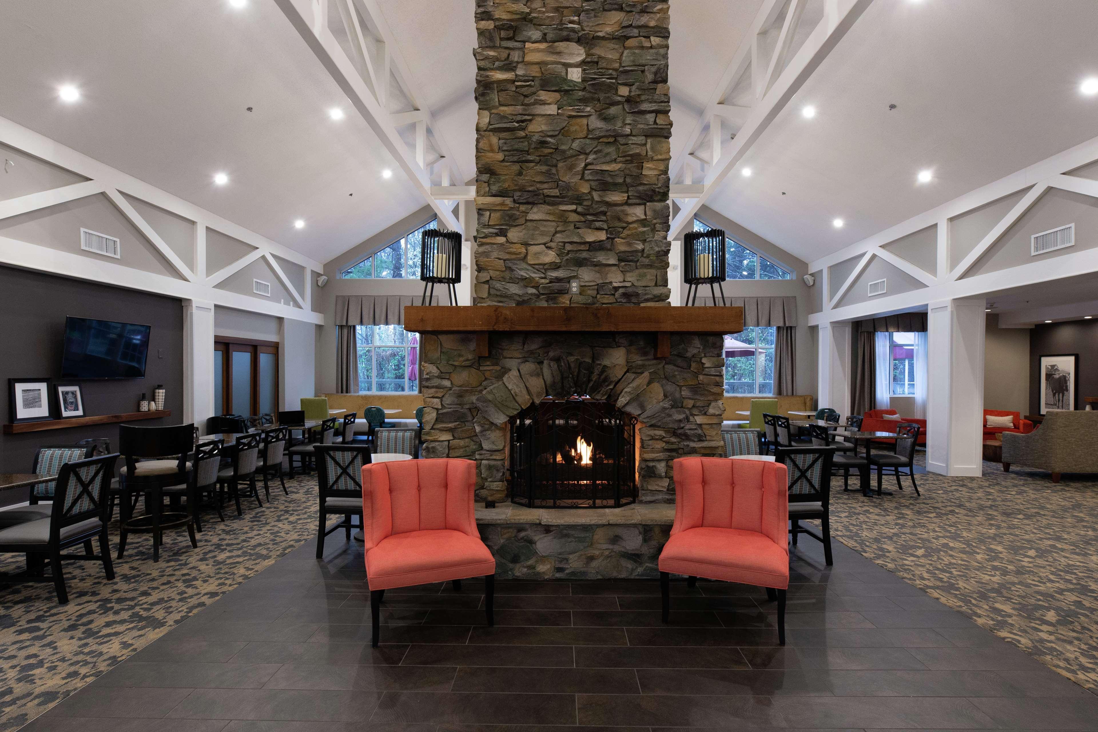 Hampton Inn & Suites Raleigh Cary Lenovo Center Экстерьер фото