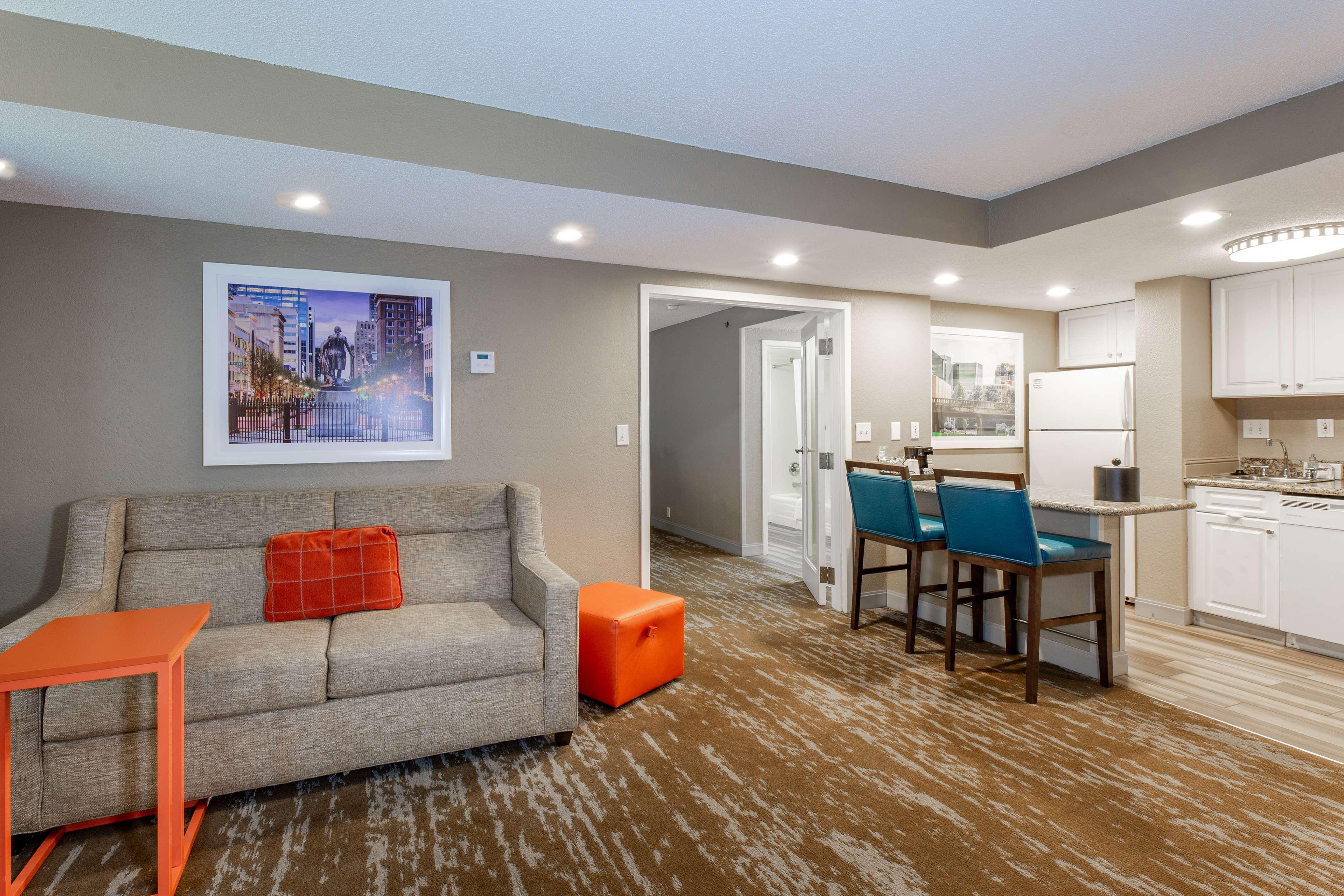 Hampton Inn & Suites Raleigh Cary Lenovo Center Экстерьер фото