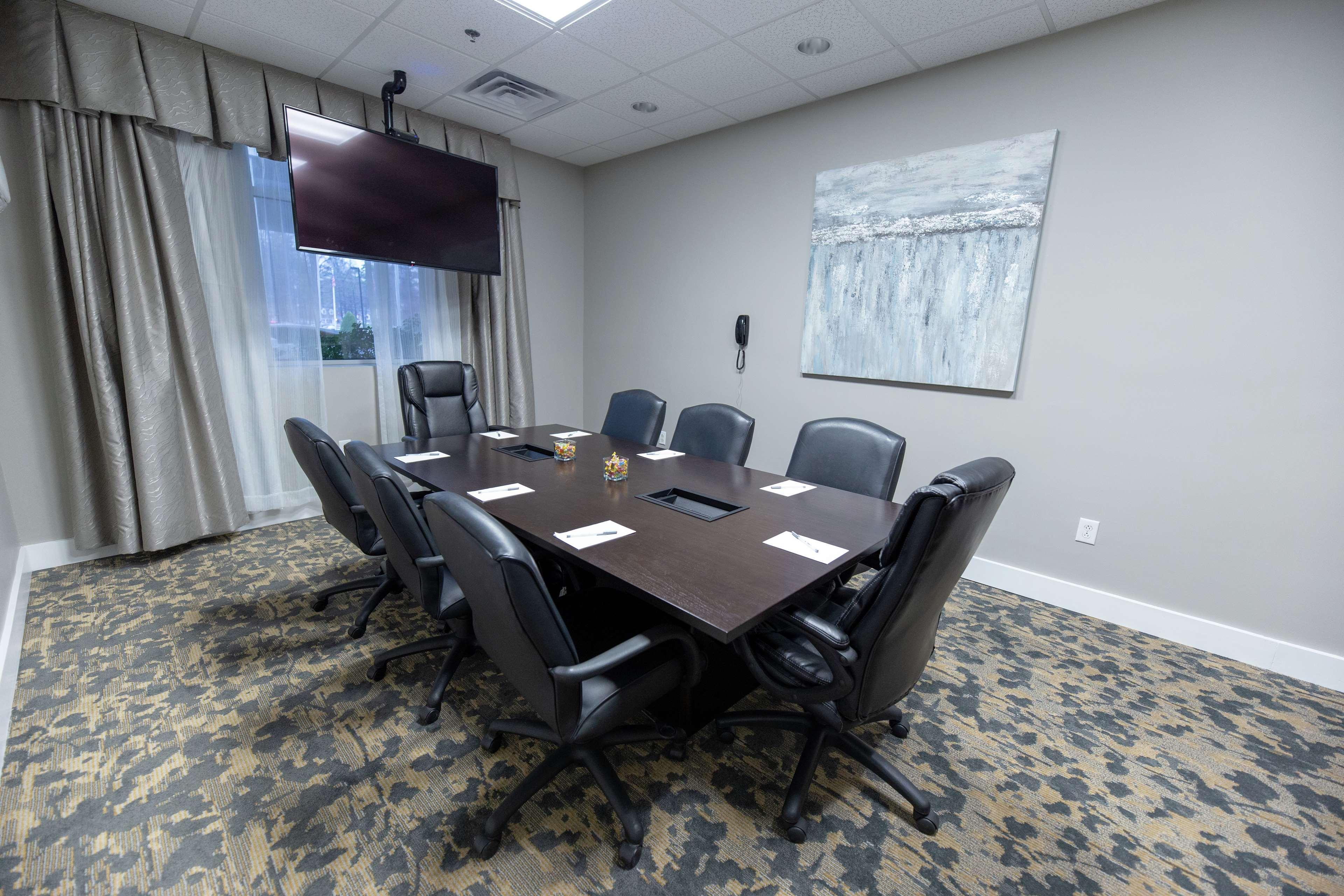 Hampton Inn & Suites Raleigh Cary Lenovo Center Экстерьер фото
