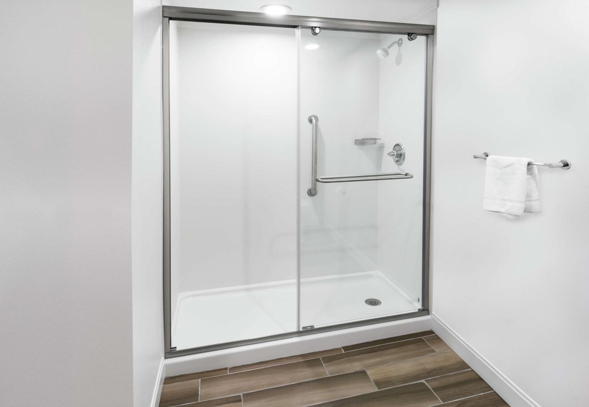 Hampton Inn & Suites Raleigh Cary Lenovo Center Экстерьер фото