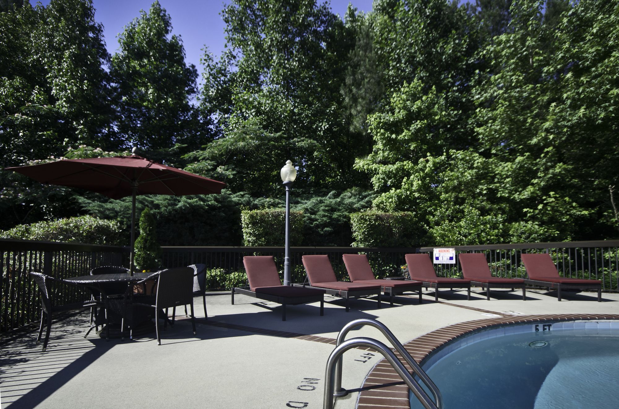 Hampton Inn & Suites Raleigh Cary Lenovo Center Экстерьер фото